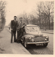 Photographie Vintage Photo Snapshot Automobile Voiture Car Auto 4 Chevaux - Automobiles