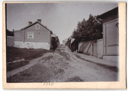 Fotografie M. L. Carstens, Hamburg, Ansicht Turku, Strassenpartie Im Ort Mit Haus Räätali Skraddare J. Lehtonen  - Orte