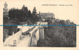 R136696 Langres. Hte Marne. Montee De La Ville. Coll. Toulouse Hugot - Mundo