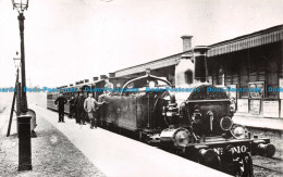 R137392 A District Railway Train In 1876. A London Transport Photograph - Other & Unclassified