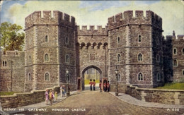 CPA Windsor Berkshire England, Windsor Castle, Henry VIII Gateway - Autres & Non Classés