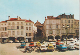 EPINAL (88) Place Des Vosges  CPSM GF - Epinal