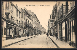 CPA Granville, La Rue Des Juifs, Vue De La Rue  - Granville