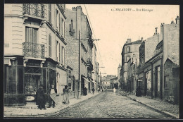 CPA Malakoff, Rue Béranger, Vue De La Rue  - Malakoff