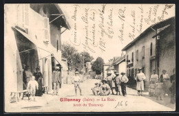 CPA Gillonnay, La Rue, Arret Du Tramway  - Sonstige & Ohne Zuordnung