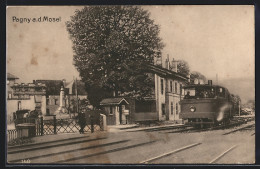 CPA Pagny A. D. Mosel, Vue De La Rue Avec Bahn  - Sonstige & Ohne Zuordnung