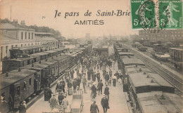 SAINT BRIEUC - La Gare, Je Pars De Saint Brieuc, Amitiés. - Stations With Trains