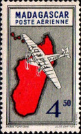 Madagascar Avion N** Yv:32 Mi:322 Avion Survolant L'île - Aéreo