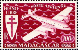 Madagascar Avion N** Yv:61 Mi:370 Avion Quadrimoteur & Croix De Lorraine - Aéreo