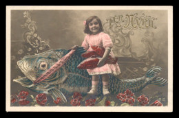 FANTAISIE - 1ER AVRIL - FILLETTE ET POISSON - CARTE GLACEE - 1er Avril - Poisson D'avril