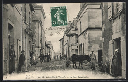 CPA Coussay-les-Bois, La Rue Principale, Vue De La Rue  - Autres & Non Classés