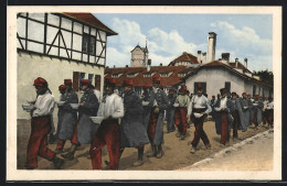 AK Kriegsgefangene Franzosen Fassen Menage  - War 1914-18