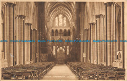 R137598 Interior. Salisbury Cathedral. The Daily News Wallet Guide Series. 1937 - Monde