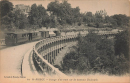 SAINT BRIEUC - Passage D'un Train Sur Les Nouveaux Boulevards. - Trains