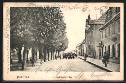 CPA Neubreisach, Strassburgerstrasse, Procession En Ville  - Autres & Non Classés