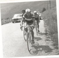 CYCLISME : TOUR DE FRANCE 1973   BERNARD THEVENET DEVANT ( JE PENSE ) FUENTE ET MARIANO MARTINEZ - Radsport