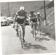 CYCLISME : TOUR DE FRANCE 1973   BERNARD THEVENET DEVANT ( JE PENSE ) FUENTE ET MARIANO MARTINEZ - Wielrennen
