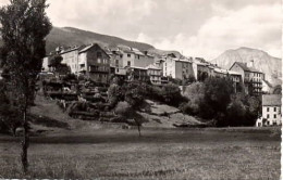 . 04 . BEAUVEZER . Vue Générale Prise De La Route Nationnal . - Autres & Non Classés