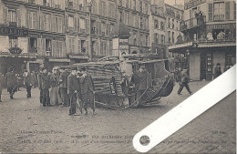 75 Paris XI, Rue Fontaine, Journées Historiques émeute, Du 1er Mai, Bus Renversé, D 11.134 - Arrondissement: 11