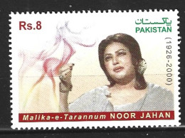 PAKISTAN. N°1391 De 2013. Chanteuse. - Chanteurs