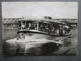 CP 67 Bas Rhin STRASBOURG Le Port Autonome De Strasbourg La Vedette " PARIS " Sur Le Rhin,  Passerelle Métallique 1950 - Strasbourg