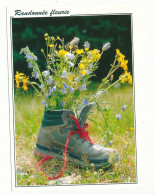 CPSM / CPM 10.5 X 15 Chaussure (5) "La Montagne En Eté Randonnée Fleurie" Bouquet Fleurs Chaussure Marche - Sonstige & Ohne Zuordnung
