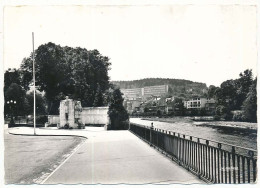 CPSM Dentelée 10.5 X 15 Vosges EPINAL Monument Aux Morts (Bachelet Et Hurcy) Et La Moselle - Epinal