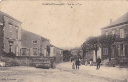 CHAUMONT  SUR  AIRE  -  MEUSE  -  (55)   -    CPA  ANIMEE  -  LA  RUE  DE  LA  TOUR. - Autres & Non Classés