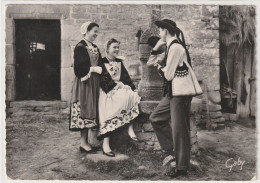 Groupe Folklorique KERLEN-PONDI -Moutons Blancs -Fontaine Aux Fées - PONTIVY (56)   - 105x150 Dentelée Glacée -timbrée - Kostums