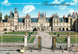 77 - Fontainebleau - Palais De Fontainebleau - Cour Du Cheval Blanc (16e Siècle) Ou Des Adieux (20 Avril 1814) - Marchan - Fontainebleau