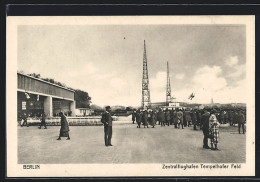 AK Berlin-Tempelhof, Zentralflughafen Tempelhofer Feld, Leute  - Autres & Non Classés