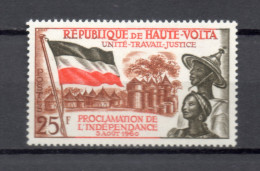 HAUTE VOLTA  N° 92     NEUF SANS CHARNIERE  COTE 0.80€    DRAPEAU INDEPENDANCE - Upper Volta (1958-1984)