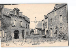 QUESTEMBERT - Place Et Croix Du Marchix - Très Bon état - Questembert