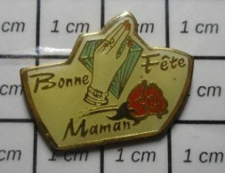 2020 Pin's Pins / Beau Et Rare / AUTRES / BIJOU FLEUR BONNE FETE MAMAN Ou Pas !! - Sonstige & Ohne Zuordnung