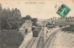 PACY SUR EURE - La Gare. - Stations With Trains