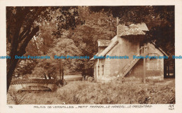 R138704 Palais De Versailles. Petit Trianon. Le Hameau Le Presbytere. A. N - Wereld