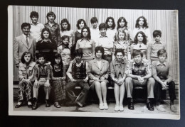 #3      Photo Noir Et Blanc Garçon Fille Photo D’école Photo De Groupe / Boy Girl School Photo Group Photo - Anonymous Persons