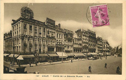 59 - Lille - Cafés De La Grande Place - Animée - Voyagée En 1932 - CPA - Voir Scans Recto-Verso - Lille