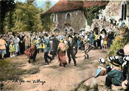 Folklore - Danses - Corrèze - Société Folklorique Les Gounnauds De Bort - La Fete Au Village - CPM - Voir Scans Recto-Ve - Danses