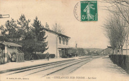 COULANGE SUR YONNE - La Gare. - Bahnhöfe Ohne Züge