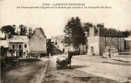 Loguivy Plougras , La Place Devant L'eglise  ( Scan Recto Et Verso ) - Autres & Non Classés