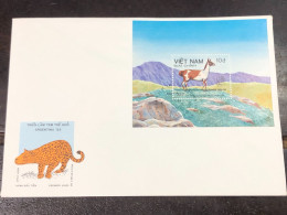 VIET  NAM ENVELOPE-F.D.C BLOCKS-(1985 Liama -lama Glama) 1 Pcs Good Quality - Viêt-Nam