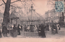 PARIS LES CHEVAUX DE BOIS AUX CHAMPS ELYSEES - Sonstige & Ohne Zuordnung