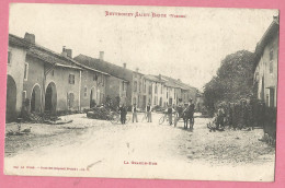 CHA035   CPA   BETTEGNEY SAINT-BRICE   (Vosges)  La Grande-Rue -  Animation  +++++ - Andere & Zonder Classificatie