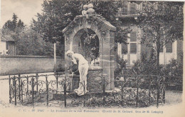 Pau (Pyrénées Atlantiques) La Fontaine D La Rue Porteneuve Ngl #G3543 - Autres & Non Classés