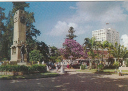 Brasilien, Joinville-SC, Praca Da Bandeira Com Monumento Ngl #G3758 - Autres & Non Classés