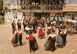 68-ALSACE FOLKLORE FETE AU VILLAGE-N°T2698-C/0333 - Autres & Non Classés