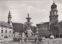 Salzburg, Michaeliskirche, Residenzbrunnen Und Glockenspiel Ngl #G3957 - Andere & Zonder Classificatie