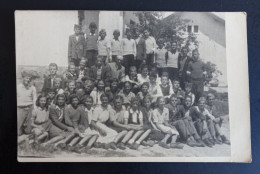 #3      Photo Noir Et Blanc Garçon Fille Photo D’école Photo De Groupe / Boy Girl School Photo Group Photo - Anonyme Personen