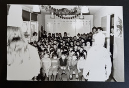 #3      Photo Noir Et Blanc Garçon Fille Photo D’école Photo De Groupe / Boy Girl School Photo Group Photo - Anonyme Personen